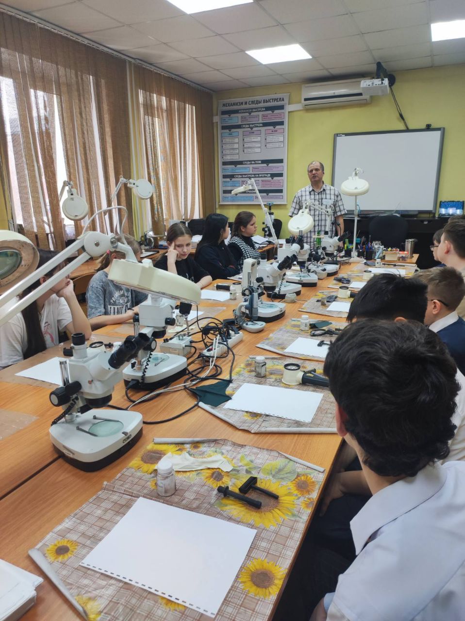 Занятие учеников Агрокласса по направлению Юриспруденция на базе Красноярского аграрного университета ( 6-7 класс ).